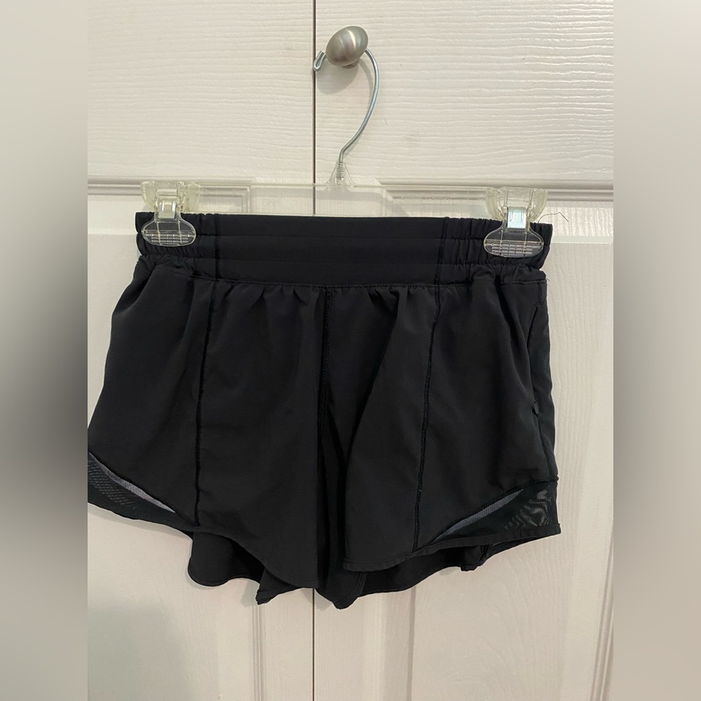 Lulu lemon black hotty hot shorts